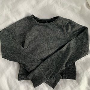 NVGTN Cute Long Sleeve Crop